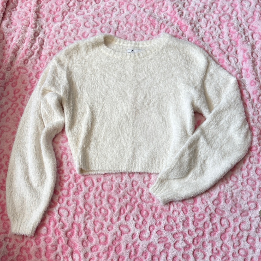 Hollister Cozy Crop Sweater NEVER WORN